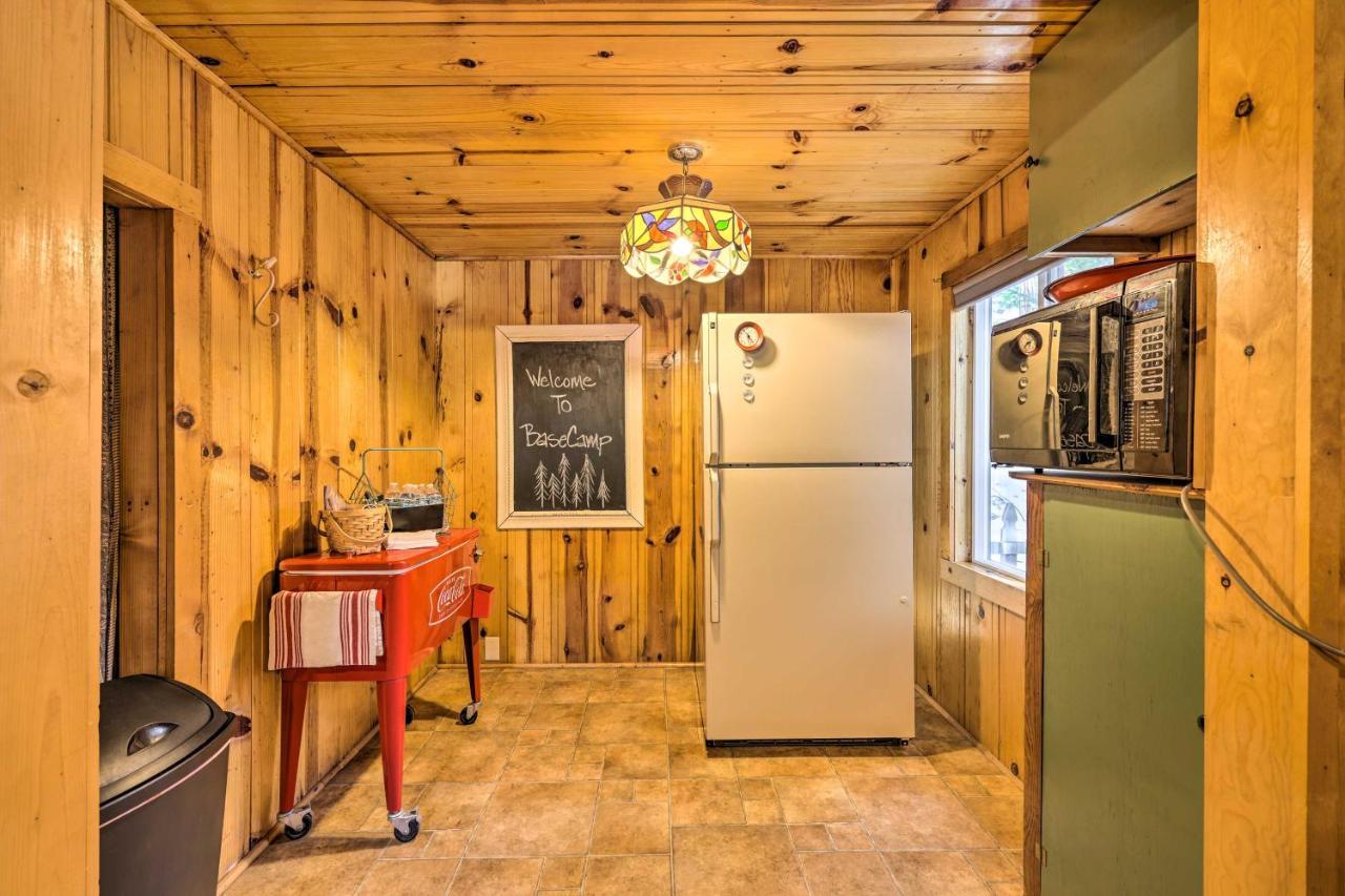 California Retreat With Deck, Fire Pit And Grill! Hébergement de vacances Long Barn